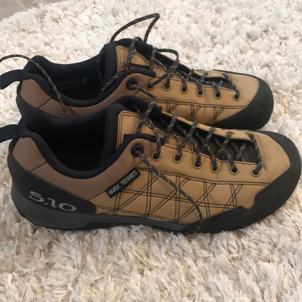 Five ten guide tennies climbing shoes